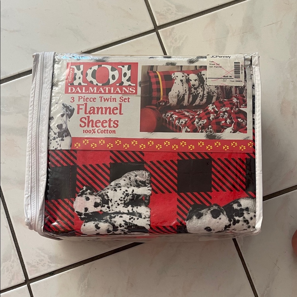 Disney 101 Dalmatians Red and Black Flannel Sheets